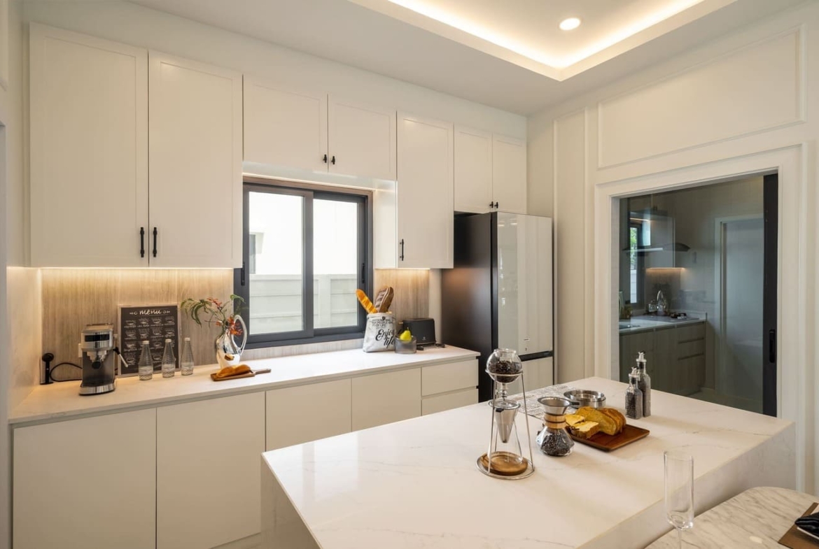 The-Astoria-Phahonyothin-Lamlukka kitchen