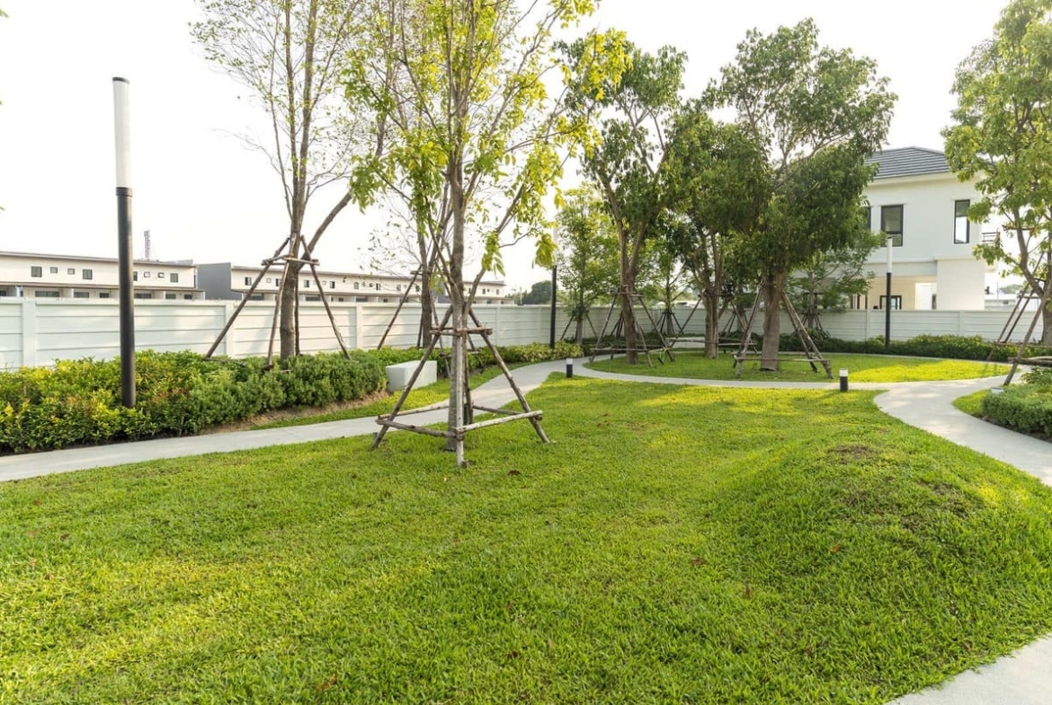 Astoria Phahonyothin -Lamlukka garden