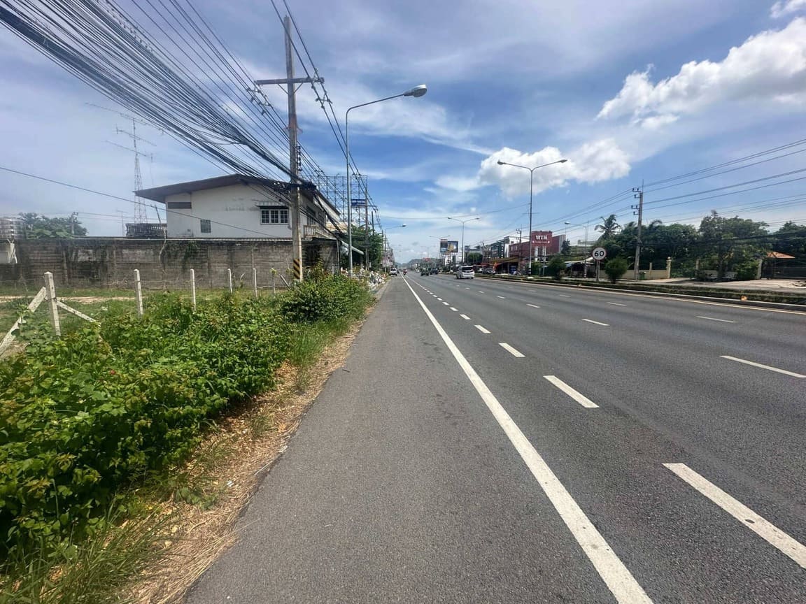 Land Plot for sale in Hua Hin on the Phet Kasem road