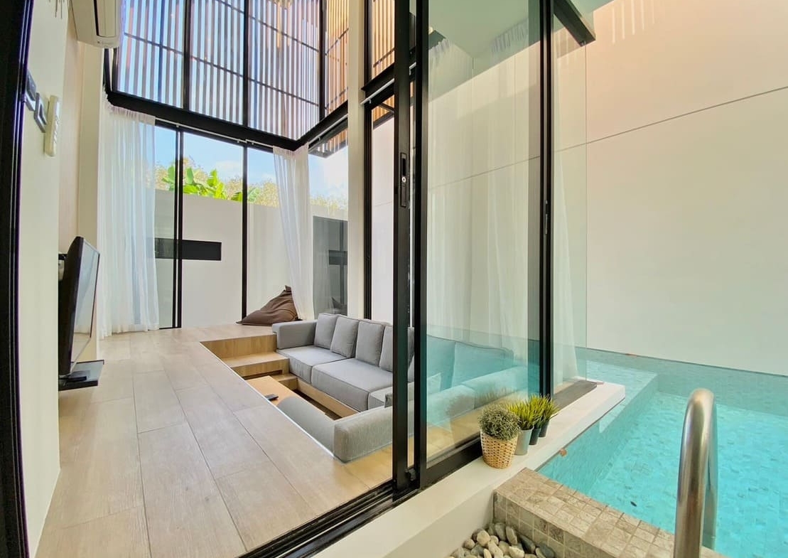 Diamond pool villa Balcony next to living room