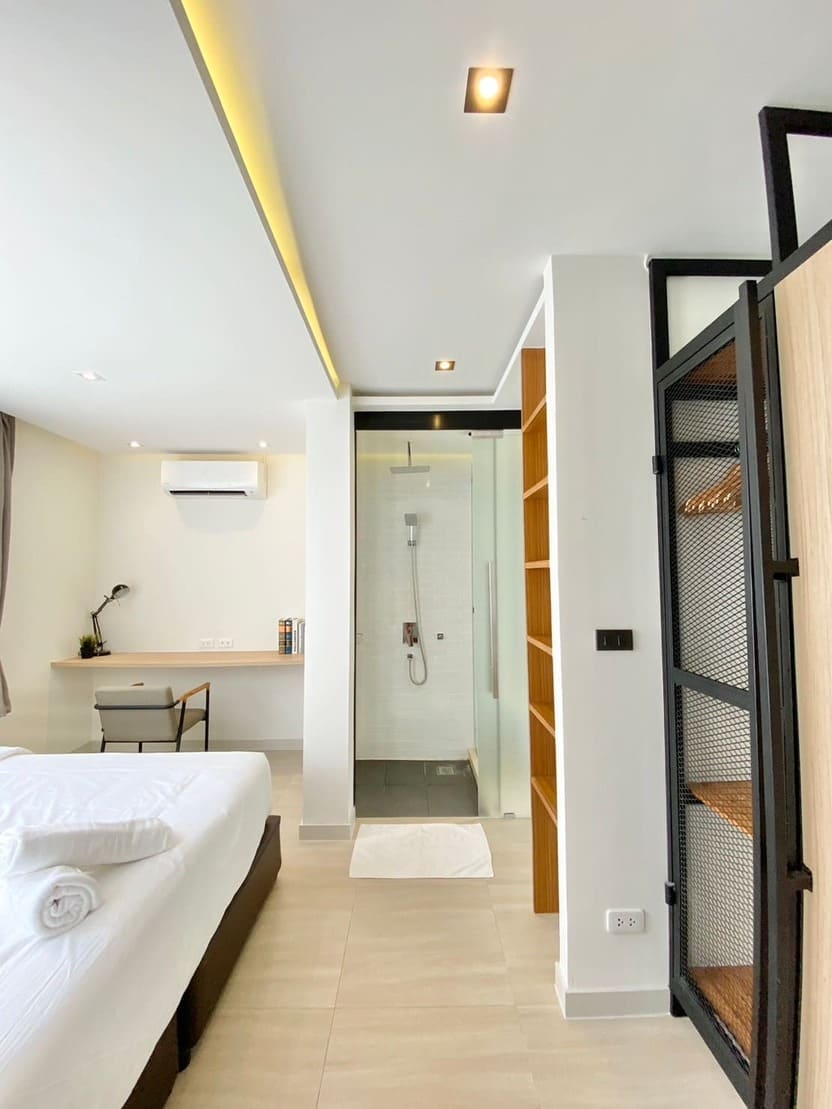 Diamond-pool-villa-Type-A-Bath in Bedroom