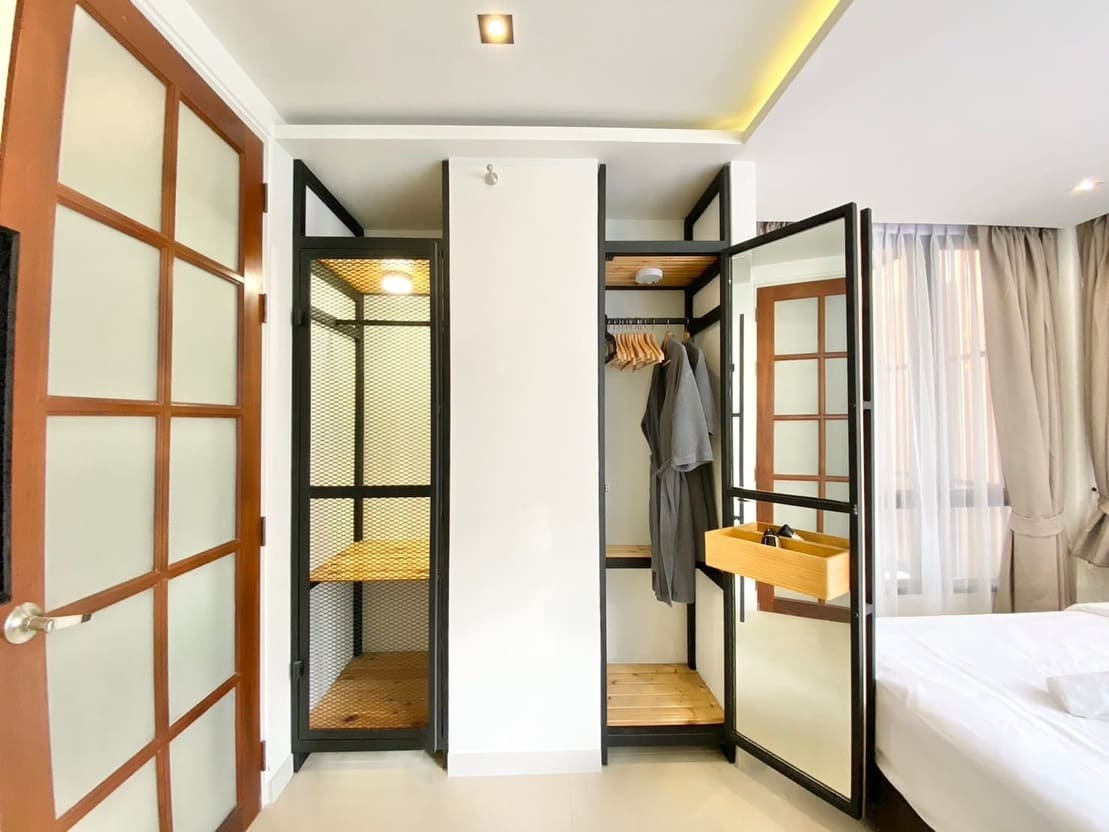 Diamond-pool-villa-Type-A-Clothing room