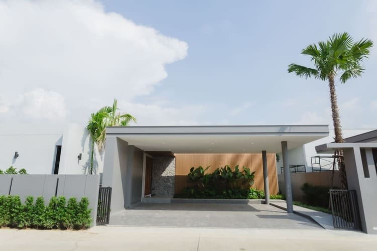 Front villa