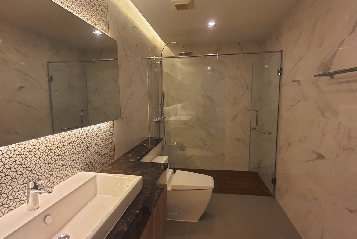 The Four Wings Bathroom