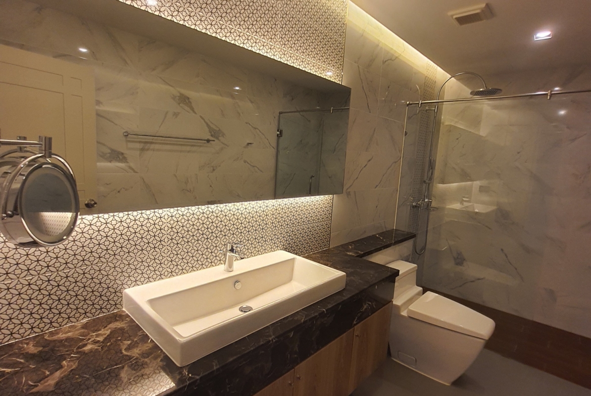 The Four Wings Bathroom