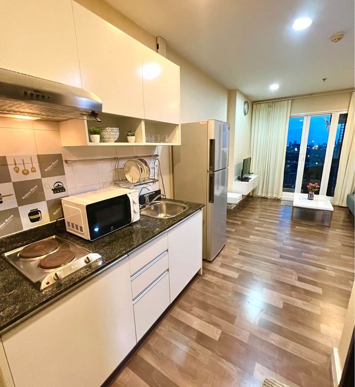 Diamond Sukhumvit kitchen zone