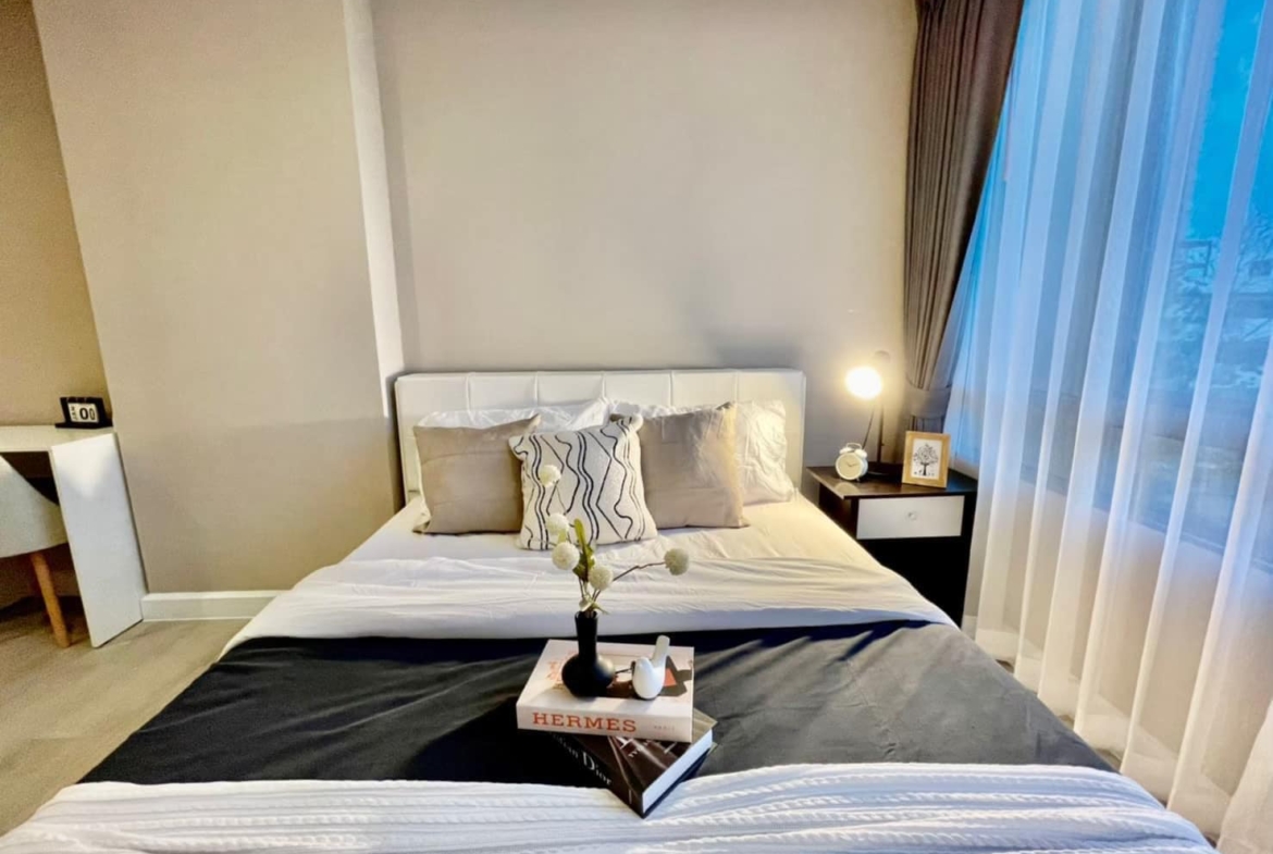 Metroluxe Ratchada Condo For Rent Bed