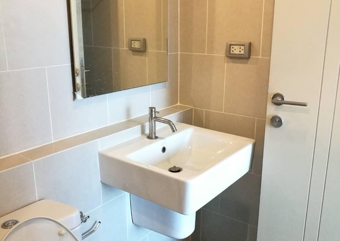 The Base Rama 9 - Ramkhamhaeng Bathroom