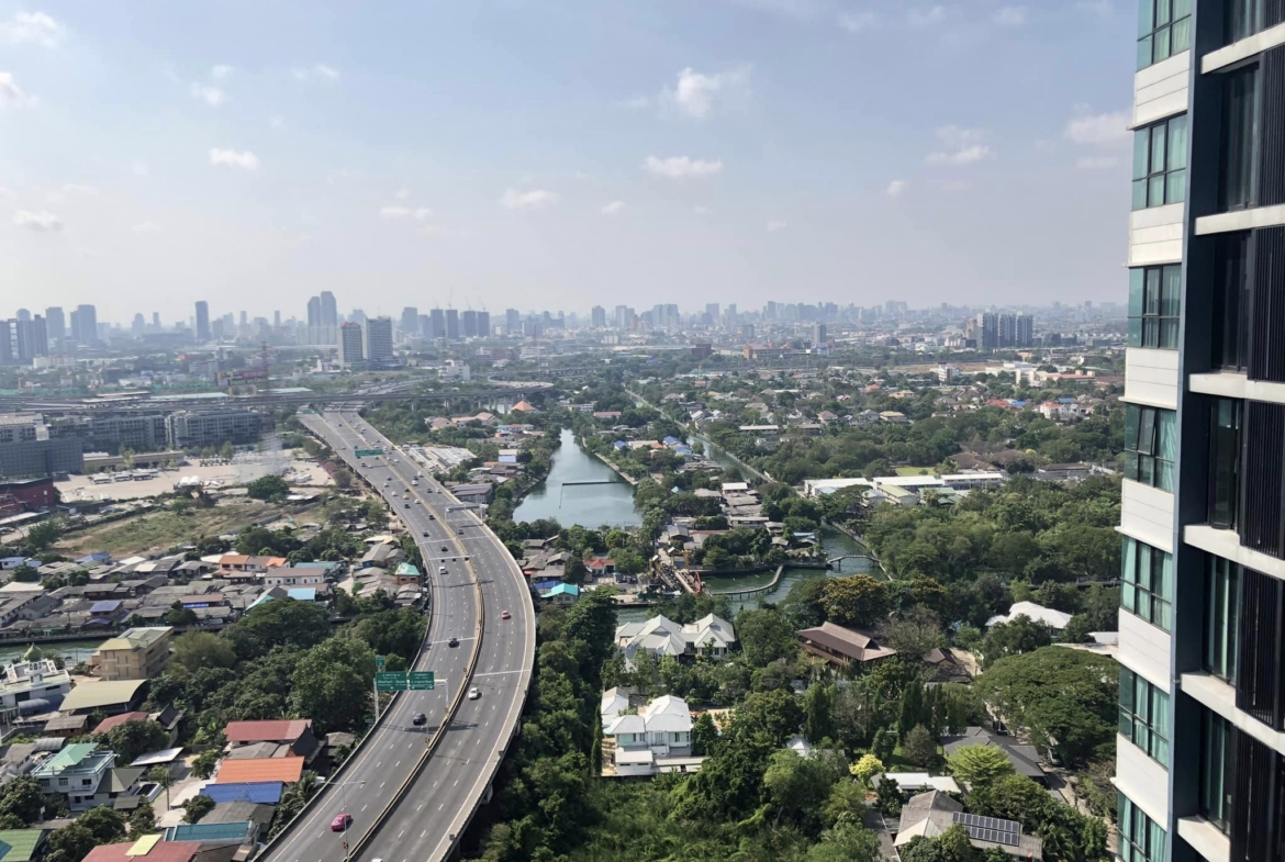 The Base Rama 9 - Ramkhamhaeng View