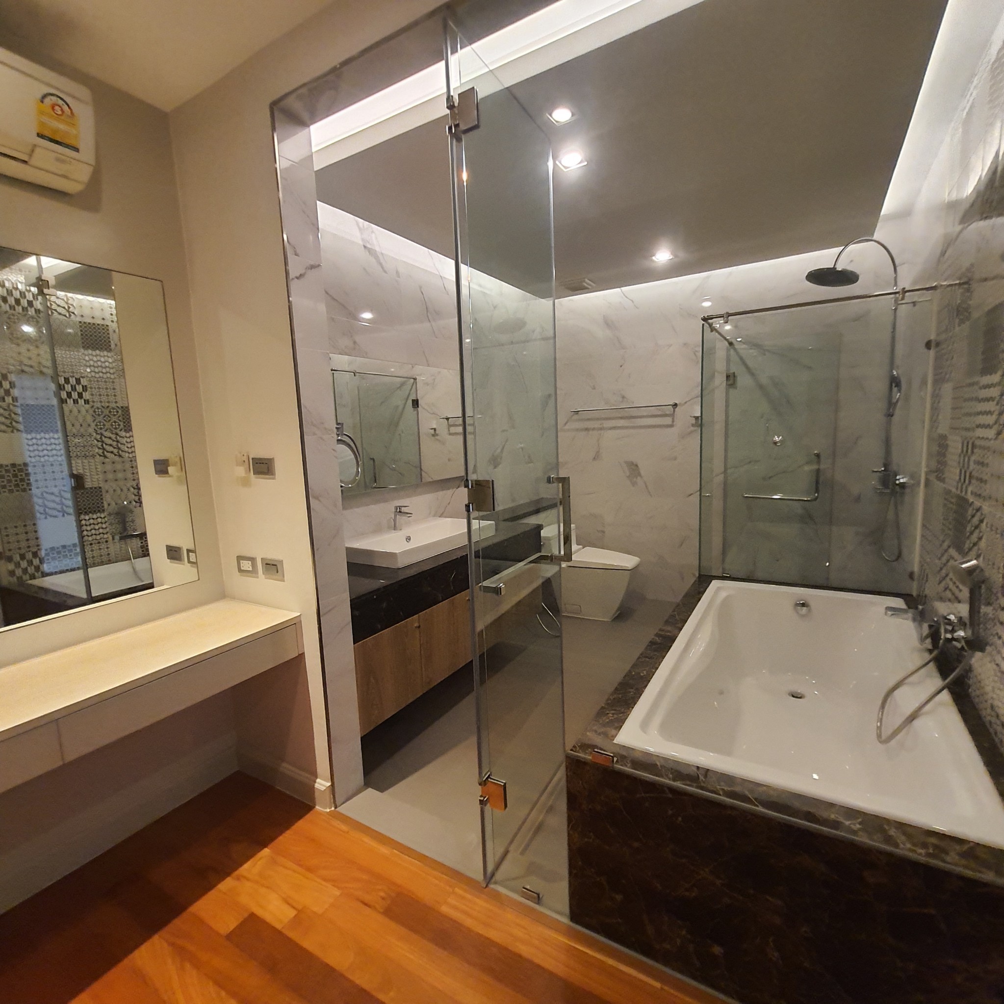 The Four Wings Bathroom