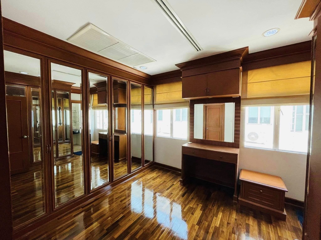 Baan Klang Krung Thonglor Dressing Zone