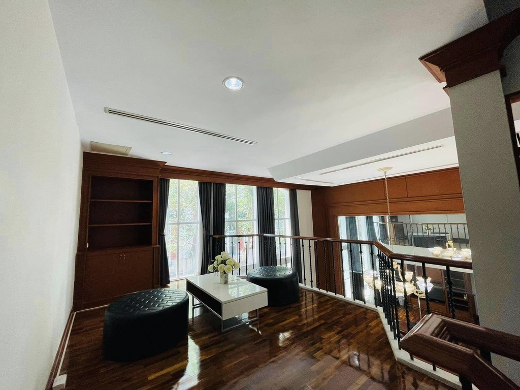 Baan Klang Krung Thonglor Living