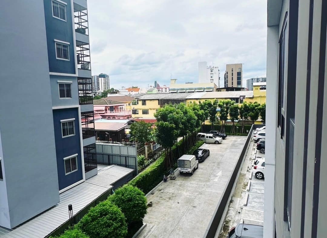 Chewathai PinKlao Room View