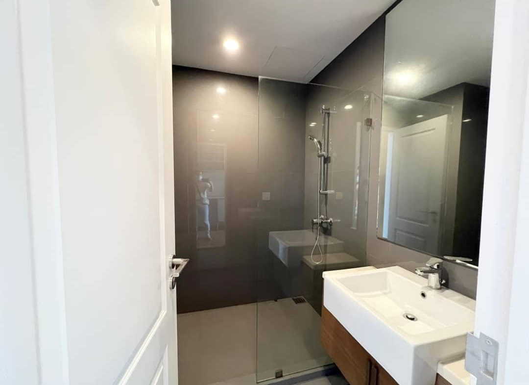 Noble Revo Silom Bathroom