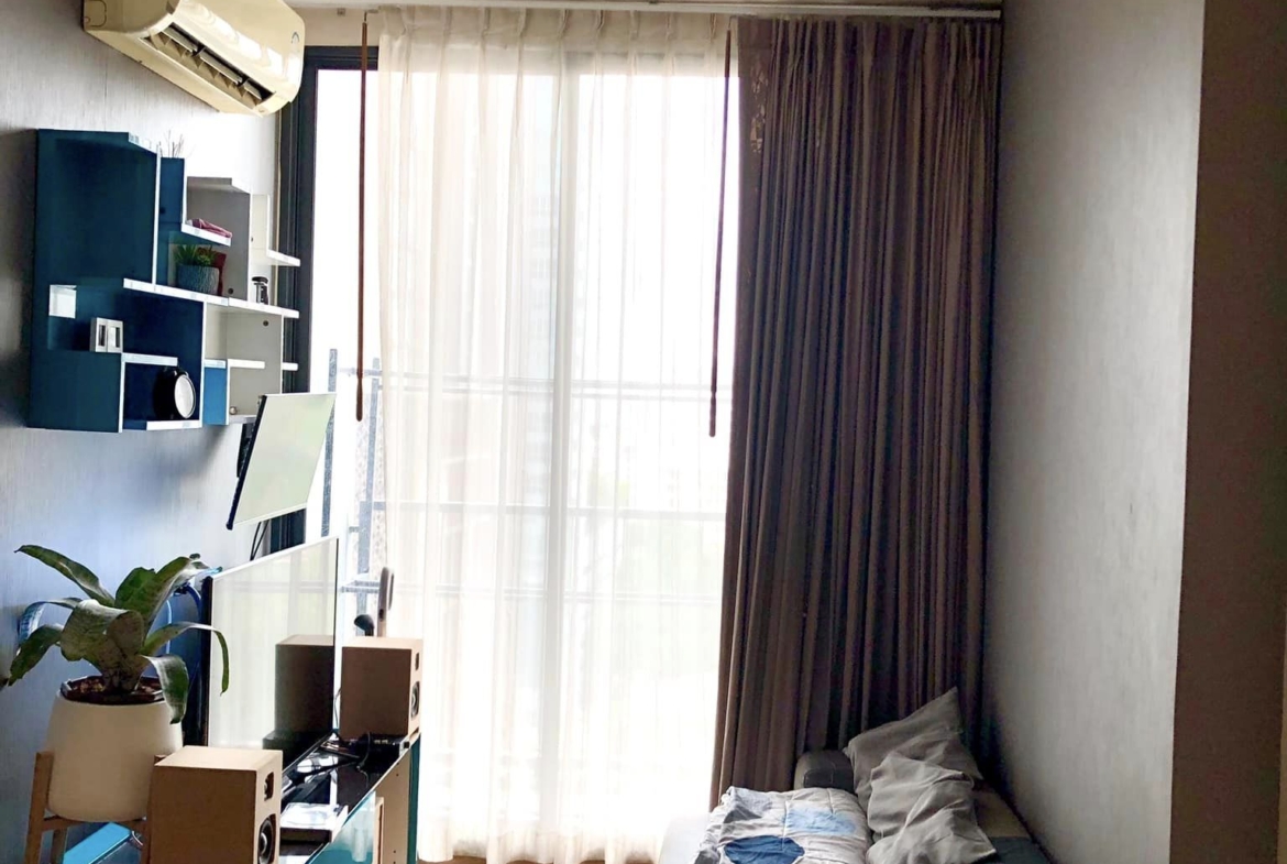 Q House Condo Sukhumvit 79 Living