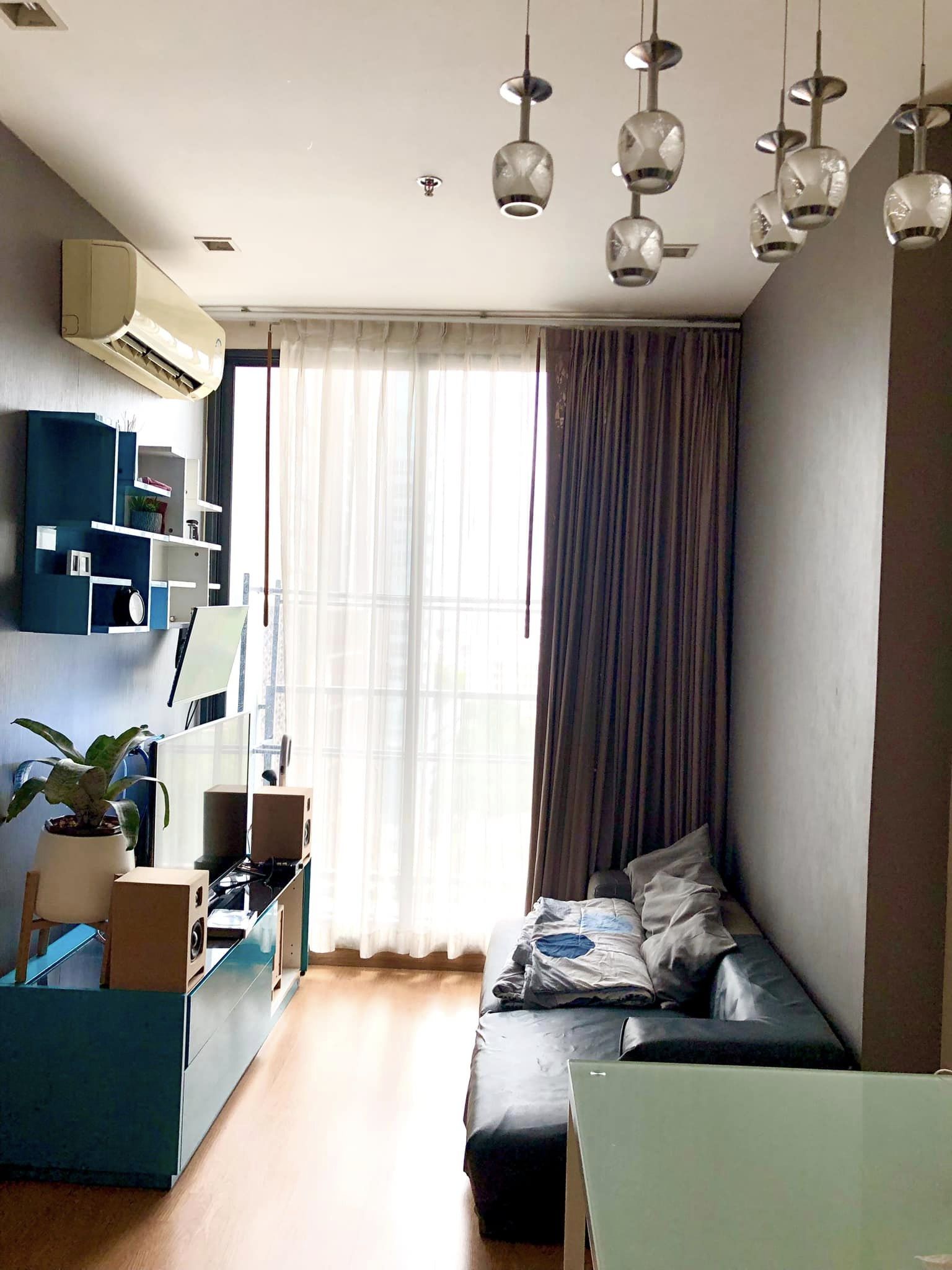 Q House Condo Sukhumvit 79 Living