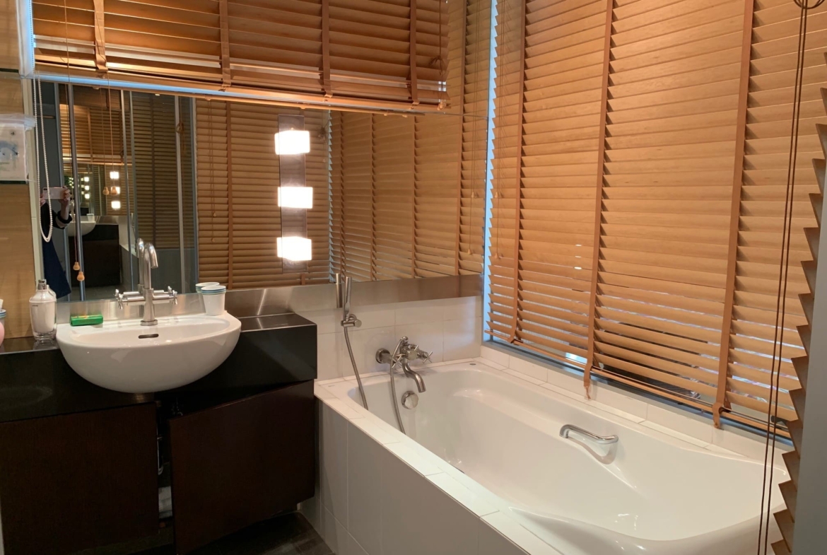 The Height Condominium Thonglor Bathroom