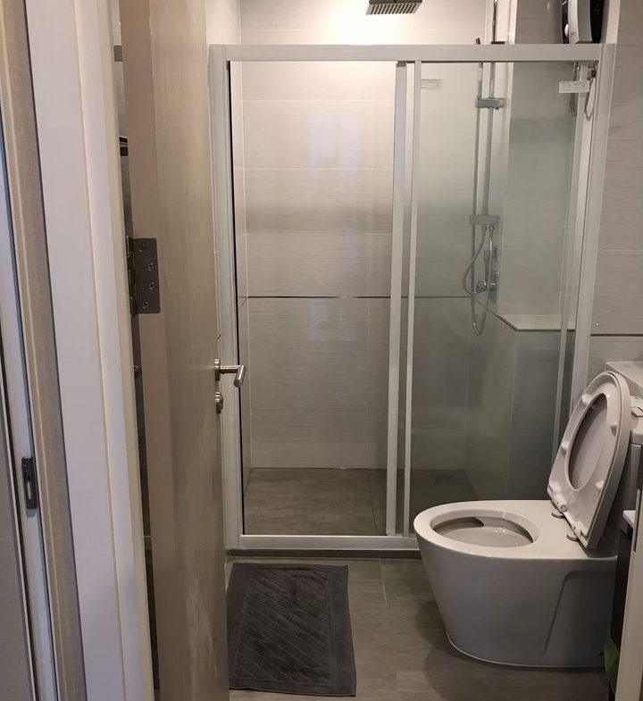 The Metropolis Samrong Bathroom