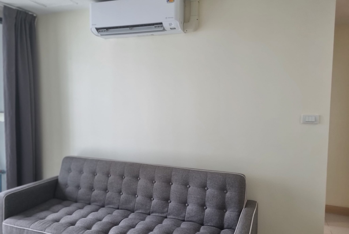 The president condo sukhumvit81 Living