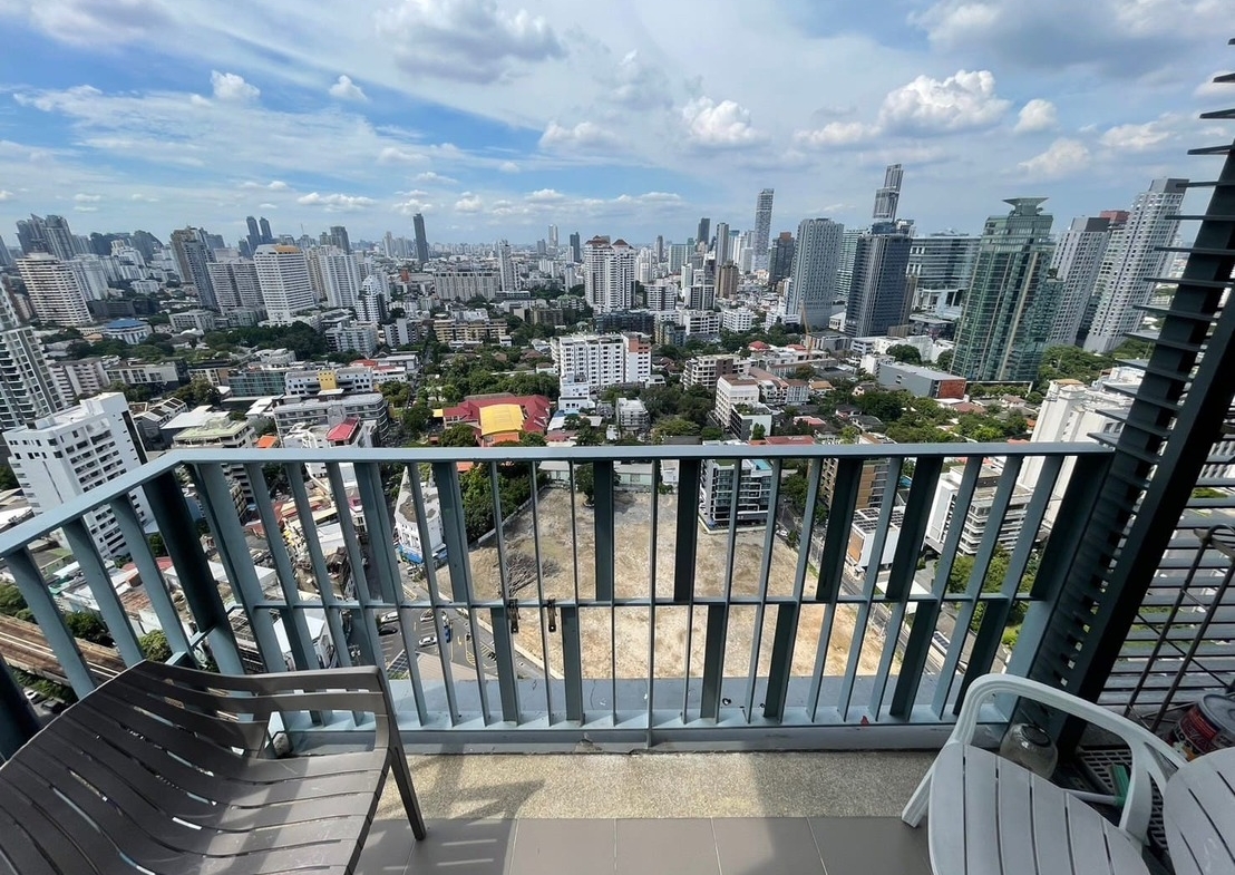 Keyne by Sansiri Balcony