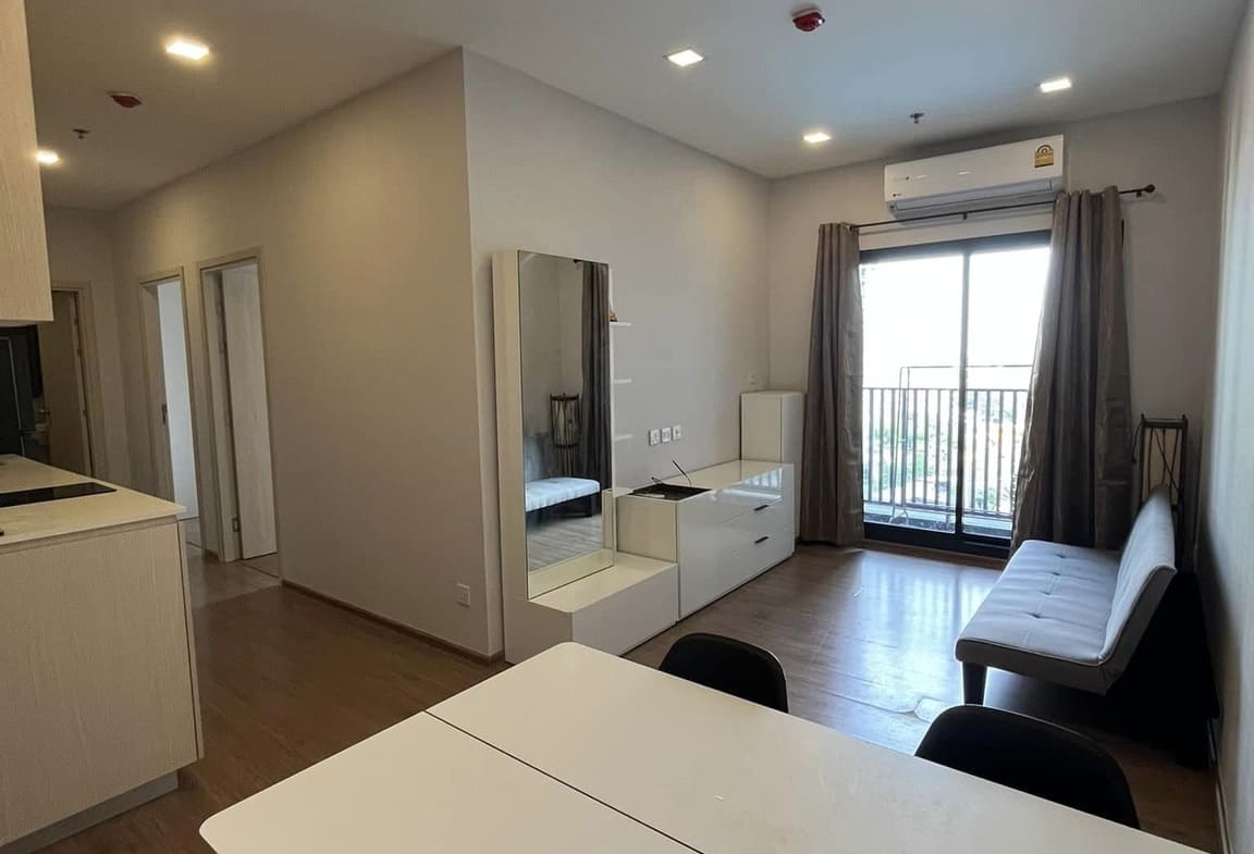 Metris Rama 9-Ramkhamhaeng Living &dinning