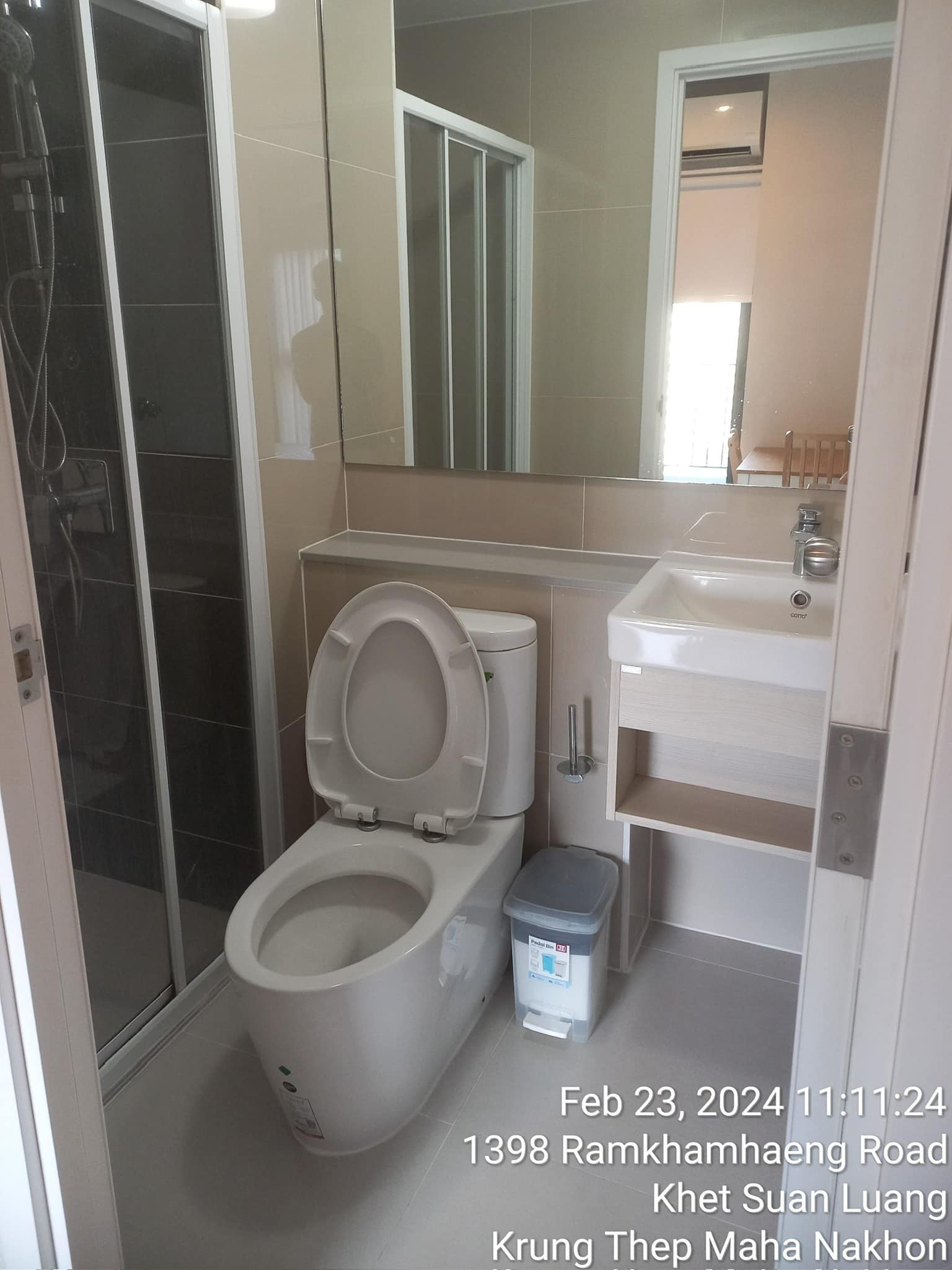 The Privacy Rama 9 Bathroom