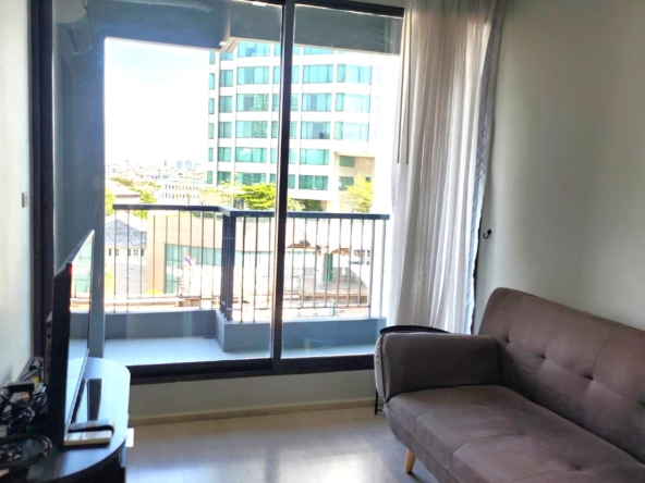 RHYTHM Sukhumvit 441 Living