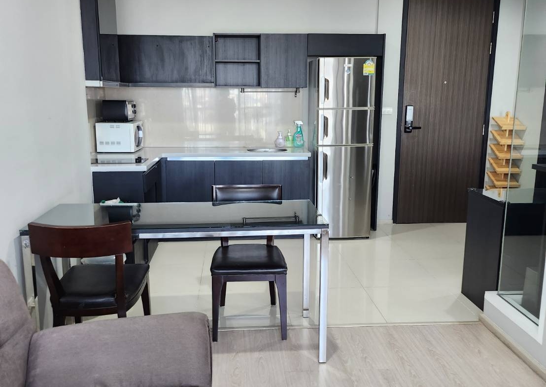 RHYTHM Sukhumvit 441 Living & Kitchen Zone