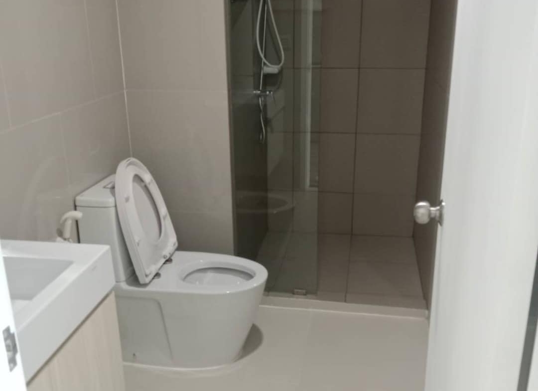 Rich Park @Triple Station Bathroom