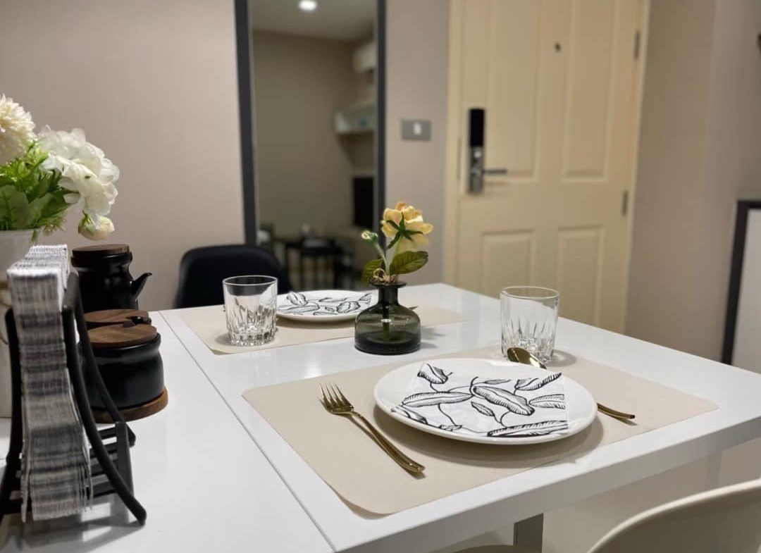 The ACE Ekamai Dinning