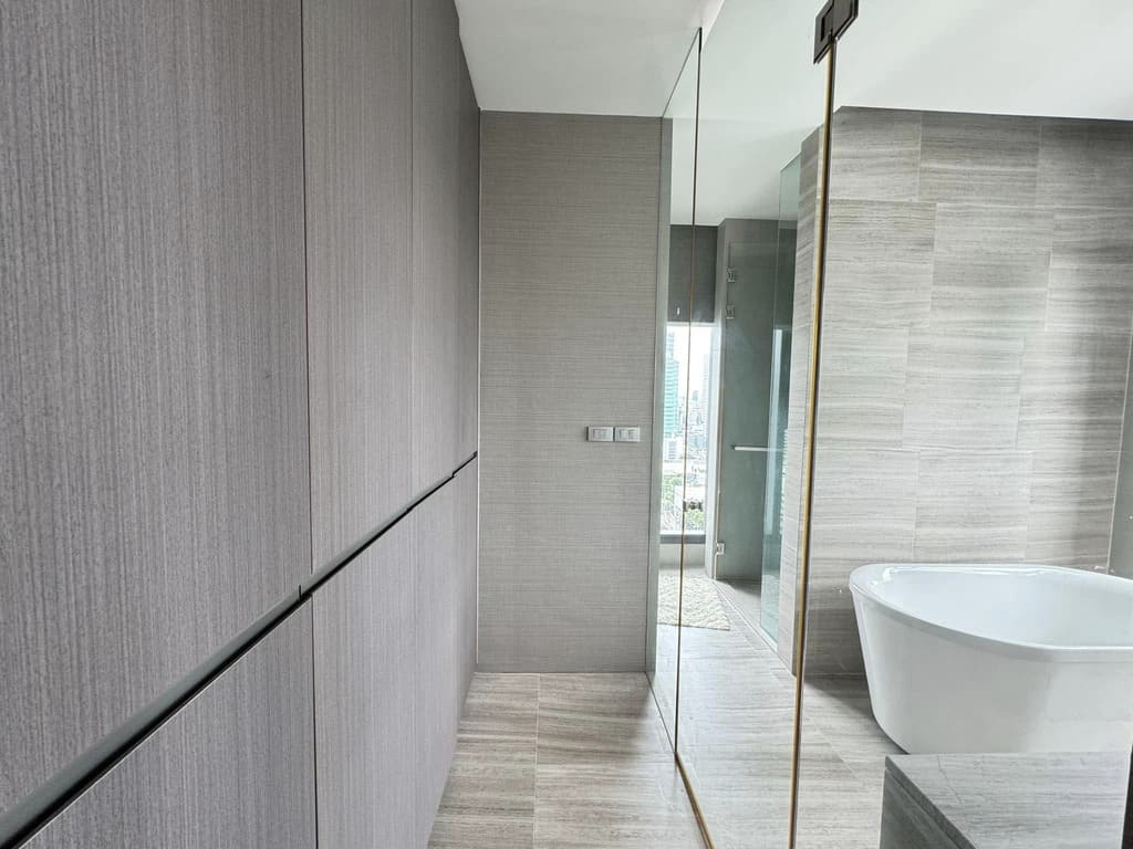 The Diplomat Sathorn Bathroom