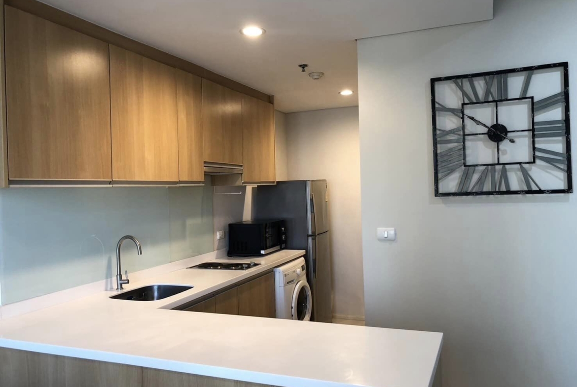 Villa Asoke Kitchen Zone