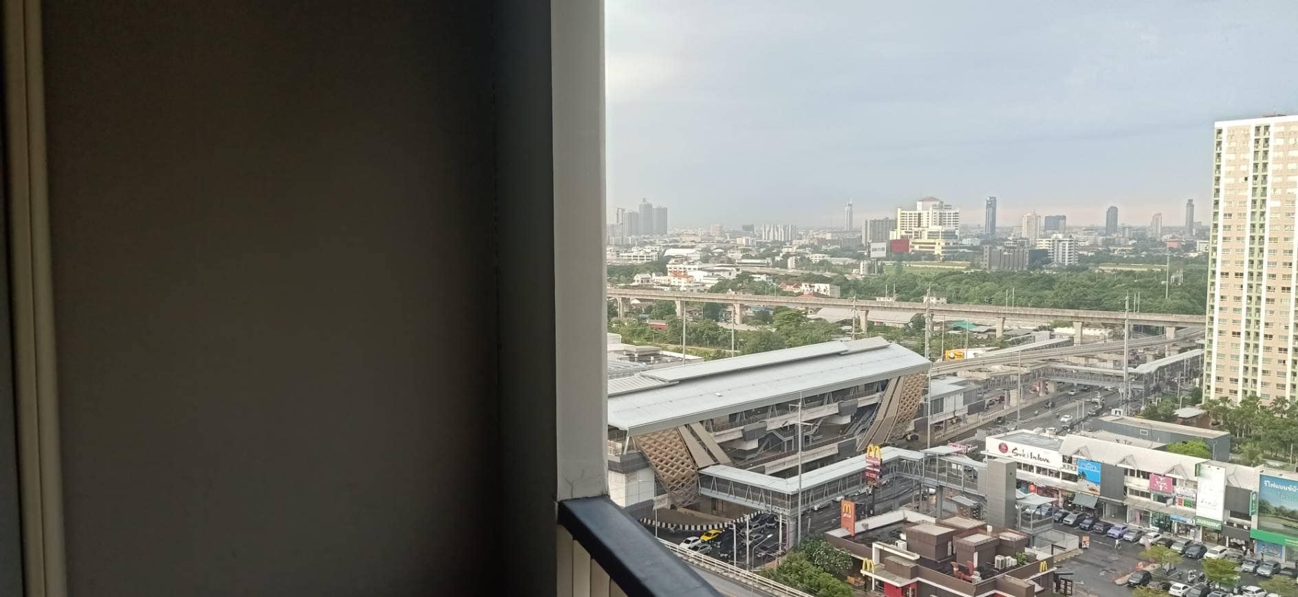 Asakan Place Srinakarindra Balcony