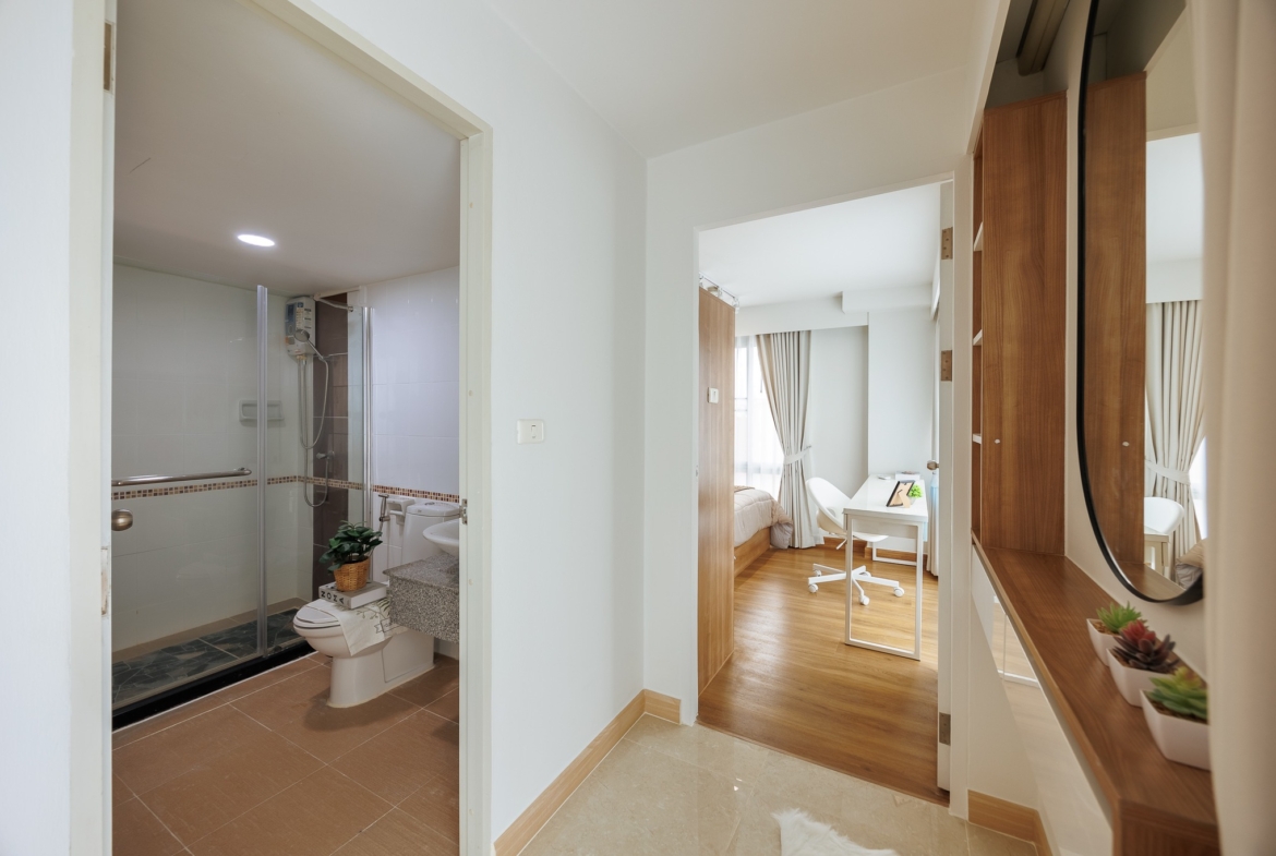 Chateau In Town Ratchada 13 Living.jpg Bathroom