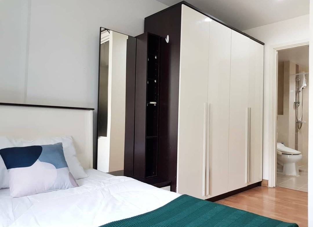 Ivy Ratchada Bedroom