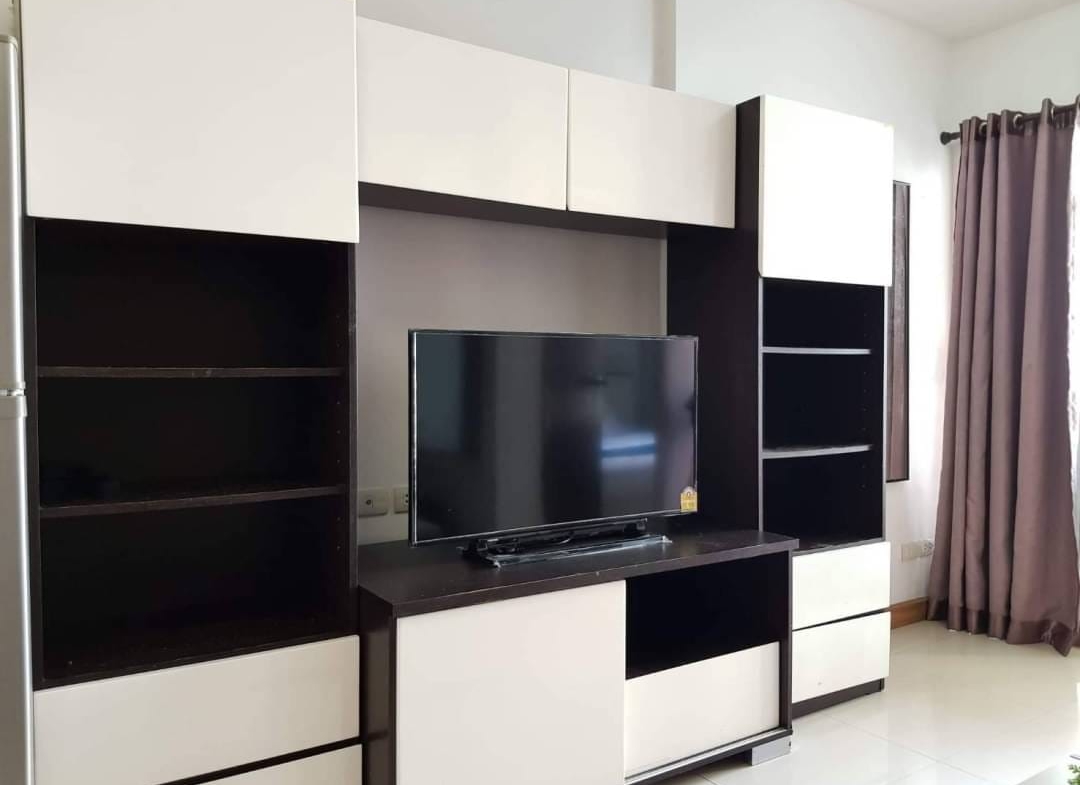 Ivy Ratchada Living TV