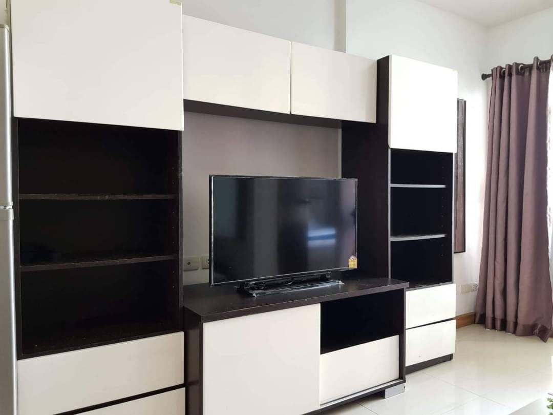 Ivy Ratchada Living TV