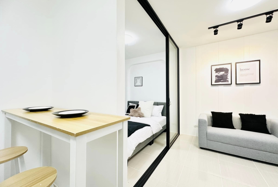 Plum Condo Ladprao 101 Living