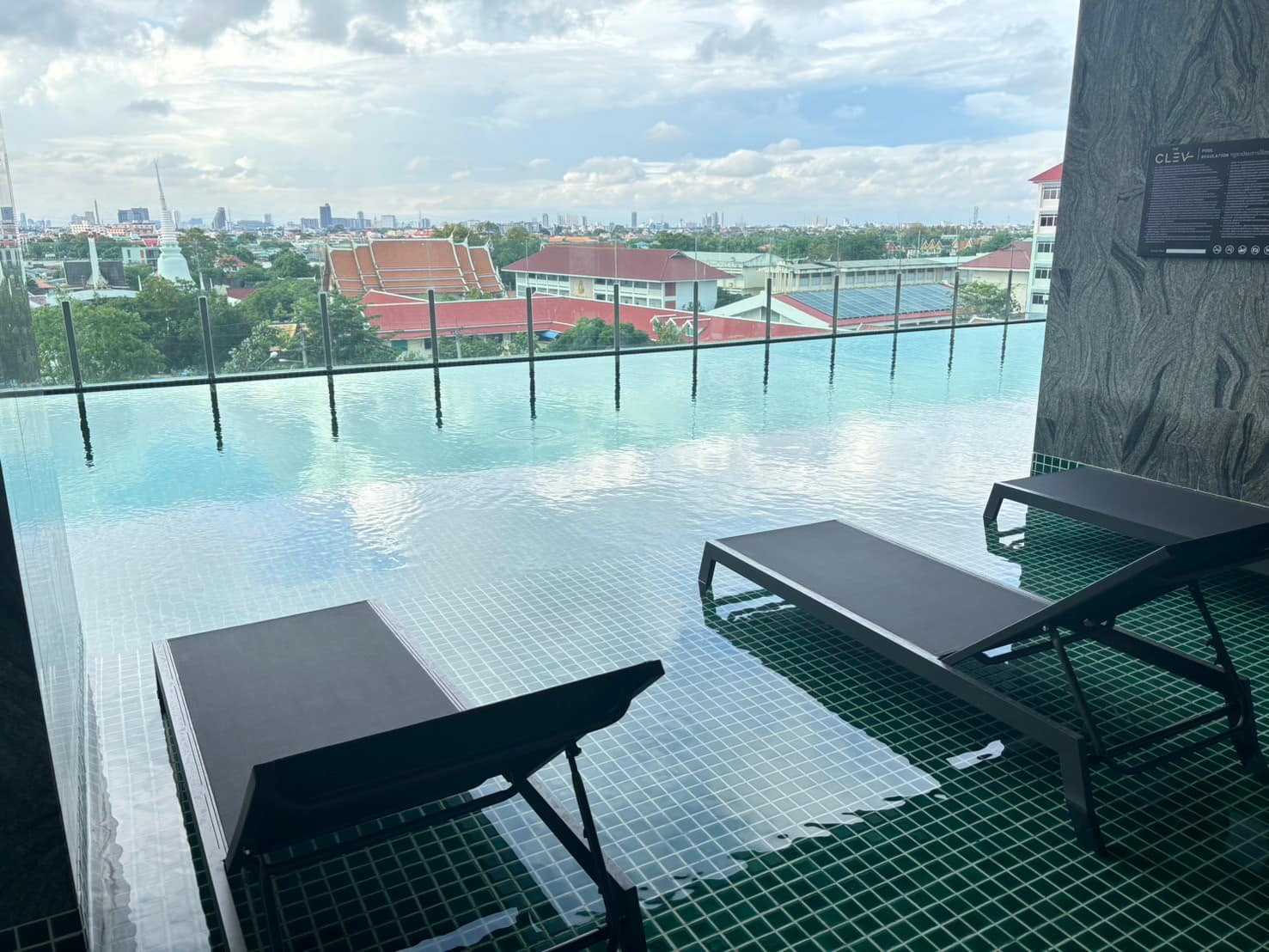 The Clev Riverline Chaophraya - Wong Sawang Swimming Pool