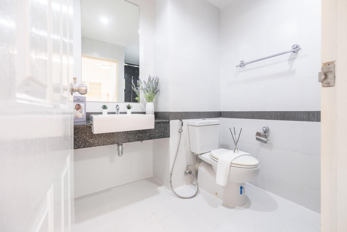 A Space Sukhumvit 77 Bathroom