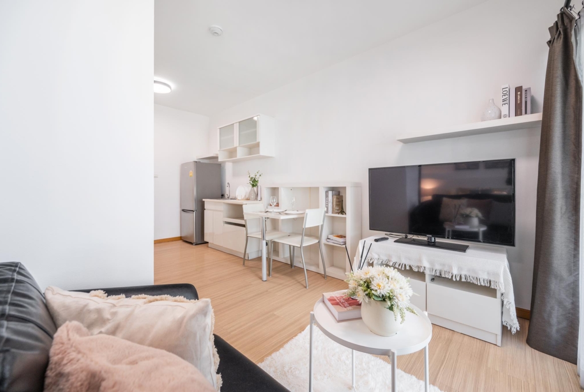 A Space Sukhumvit 77 Living