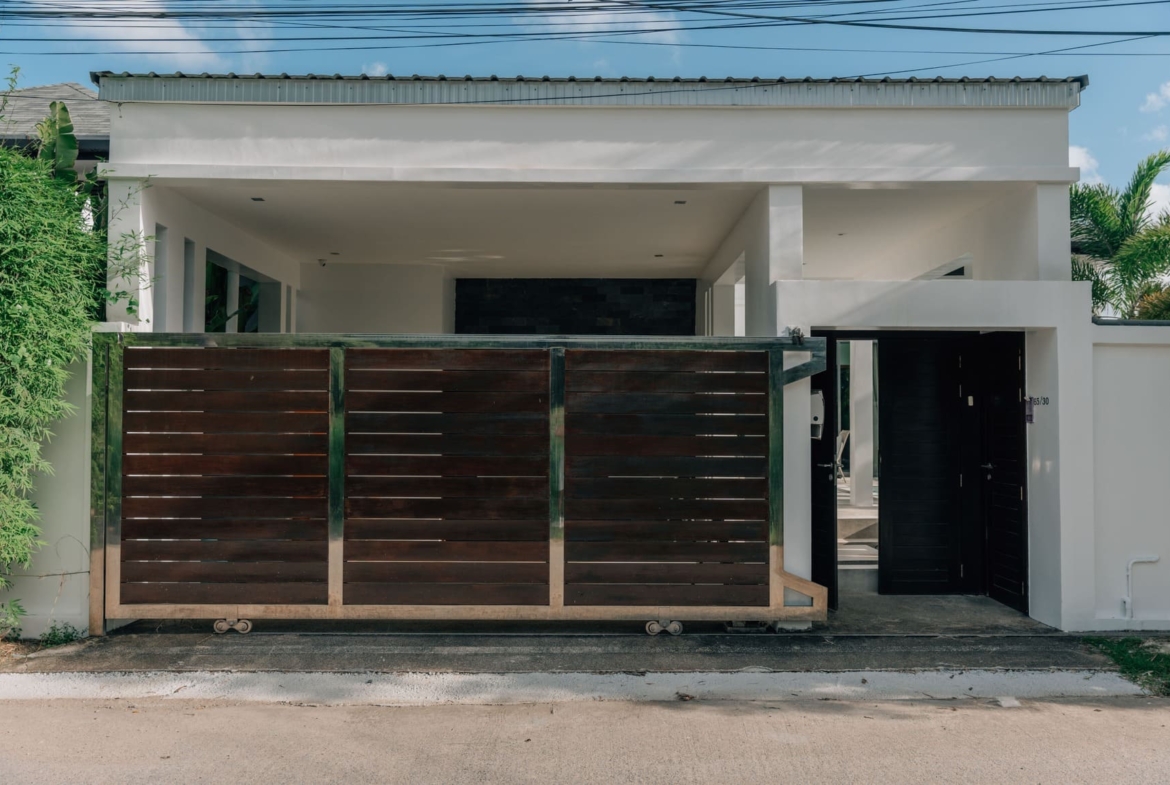 Baannaraya Pool Villa Front Villa
