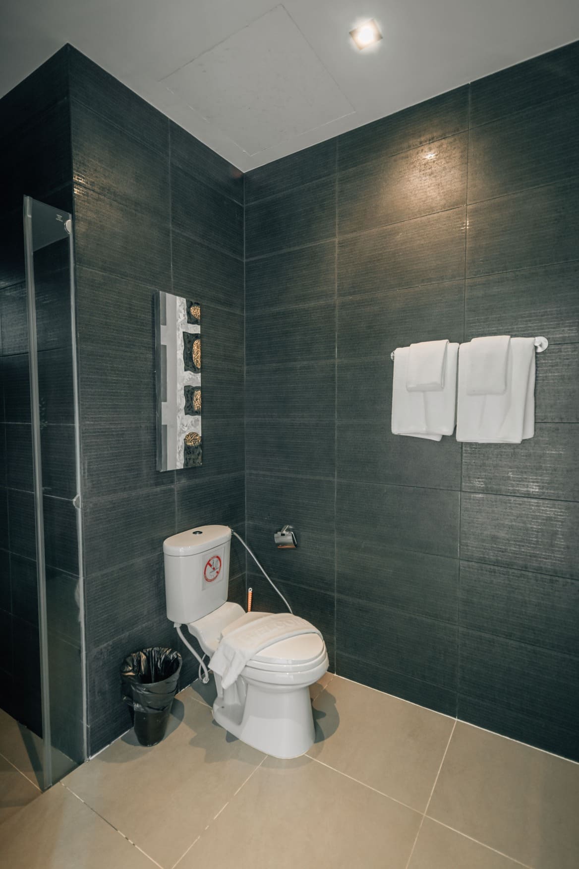 Baannaraya Pool Villa Bathroom