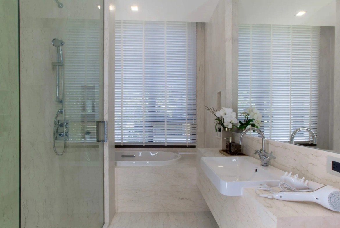 Apartment Baan Mai Khao Bathroom