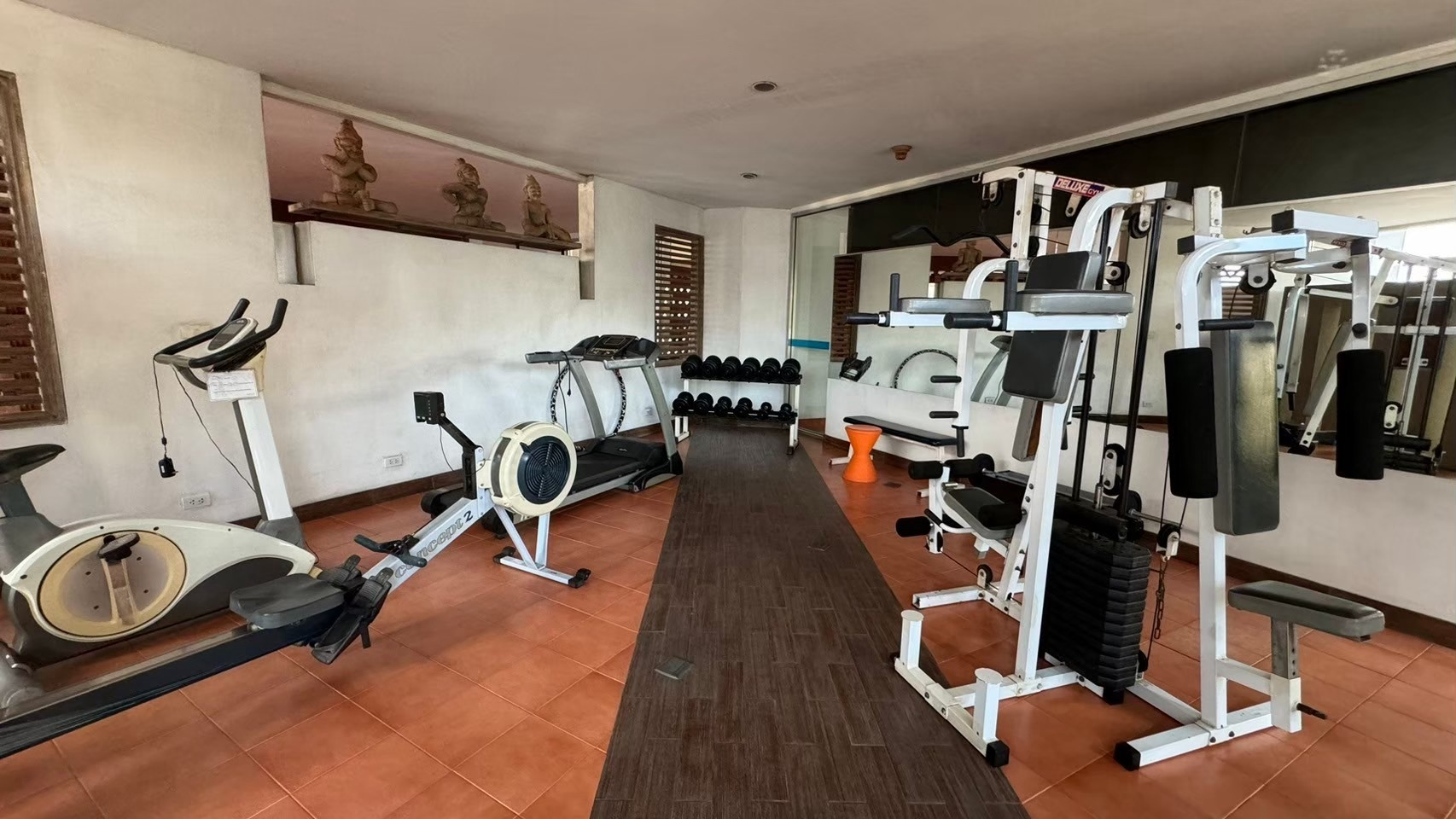 Rama Harbour Condo Gym