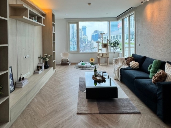 Manhattan Chidlom Living room