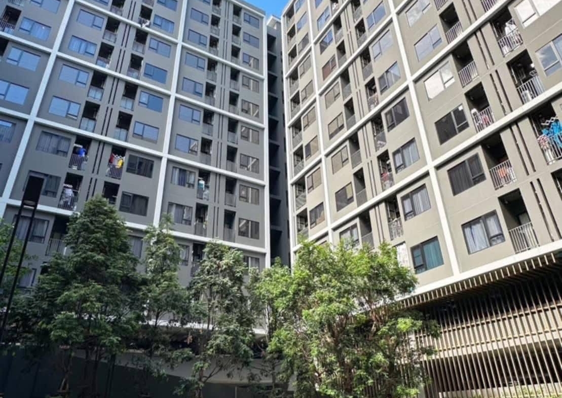 Chewathai Pinklao Front condo