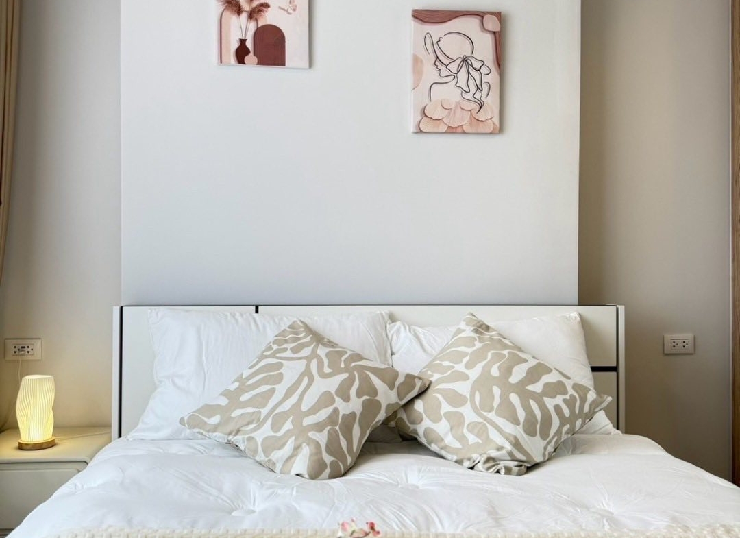 Chewathai Pinklao Bedroom