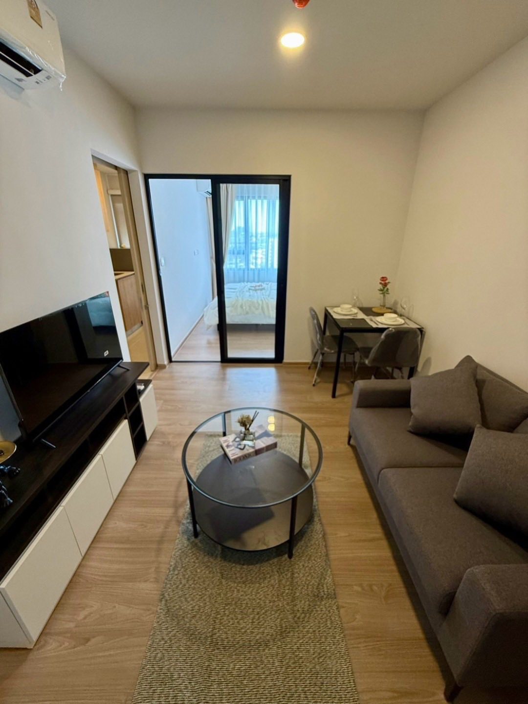 Chewathai Pinklao Living