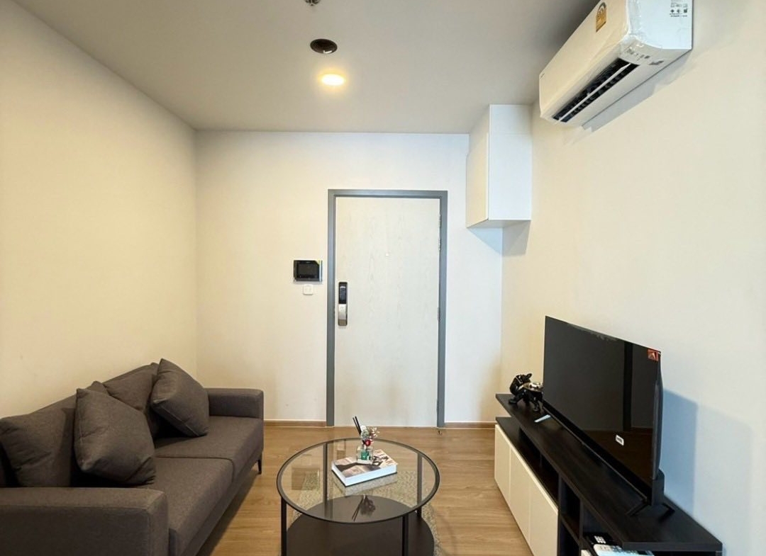 Chewathai Pinklao Living